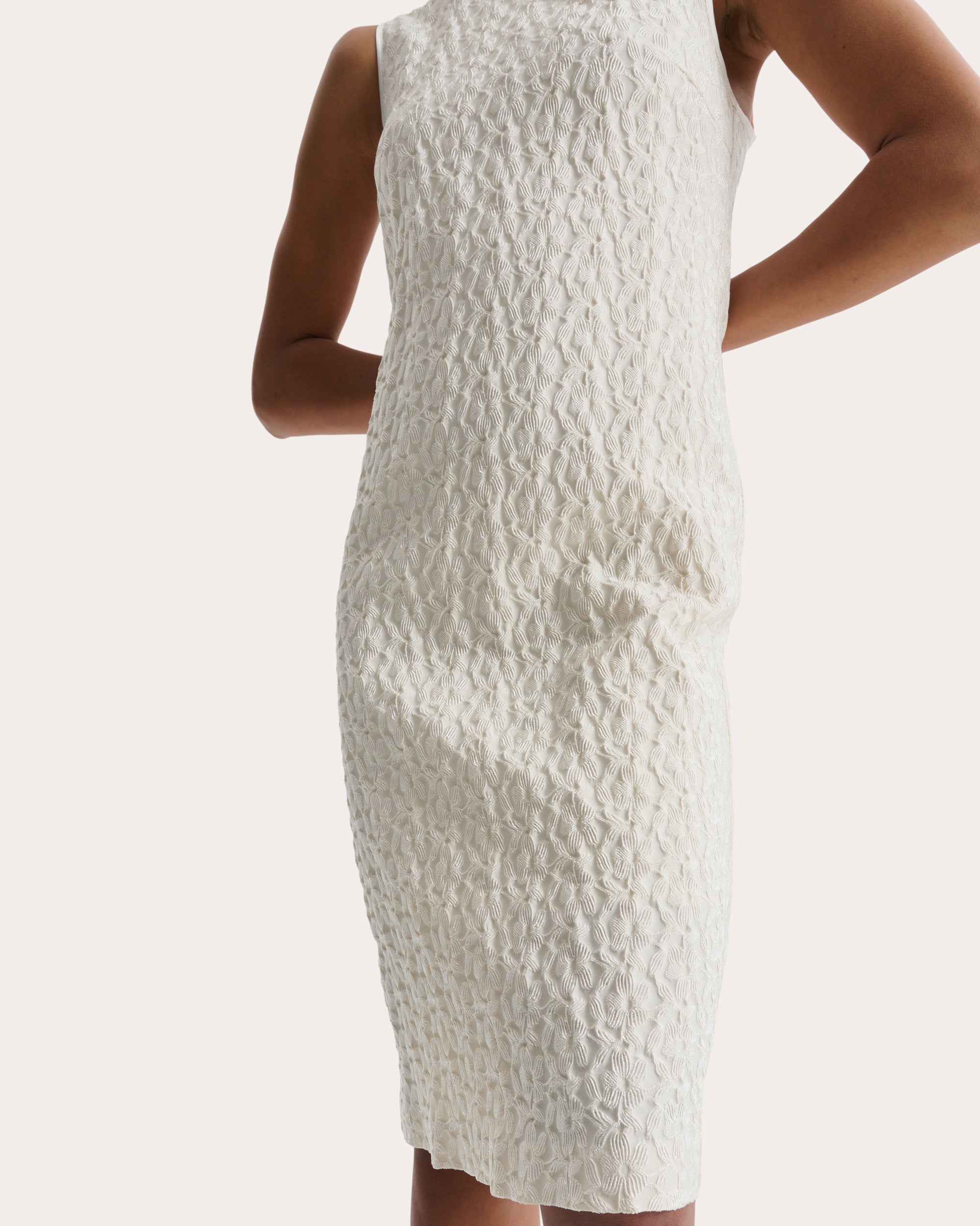Devin Begonia Jacquard Sleeveless Midi Dress