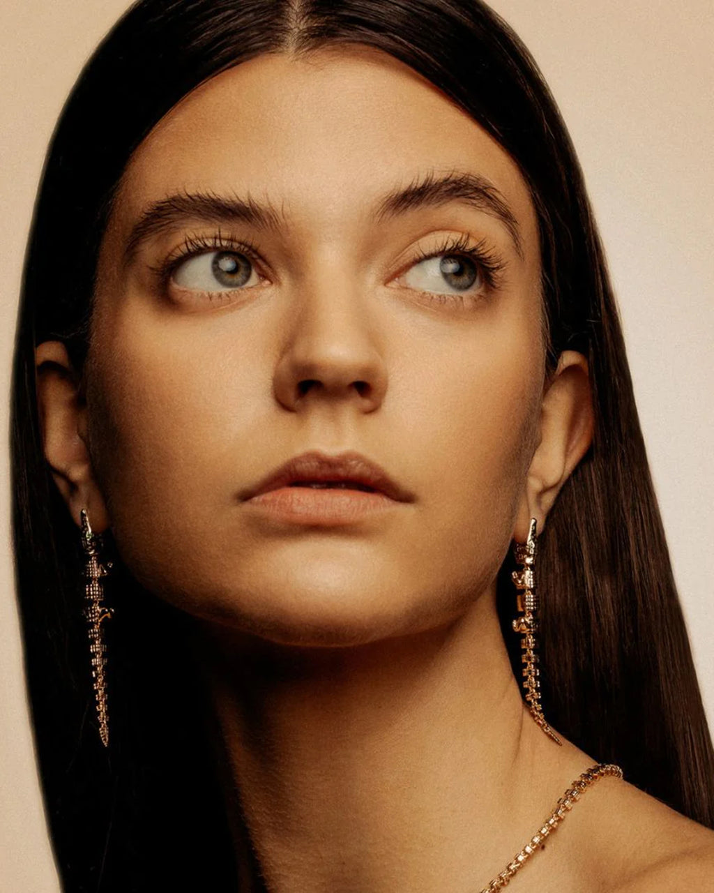 Tsavorite & 18k Gold Alligator Vertebrae Drop Earring