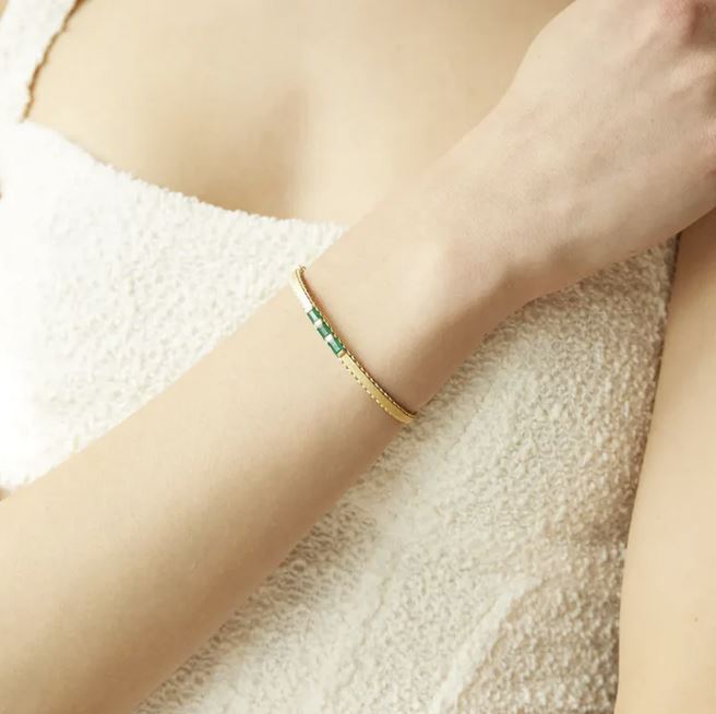 Emerald & 18k Gold Three in a Row Bangle