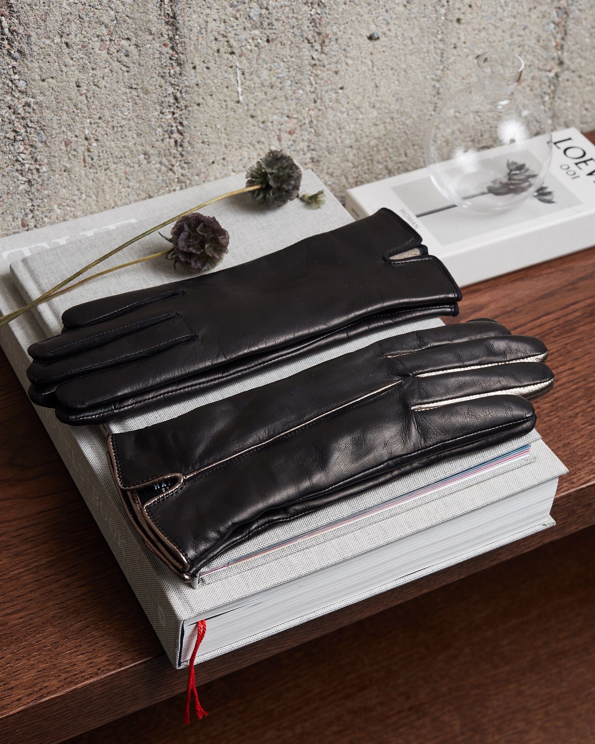 Black Essentials Leather Gloves