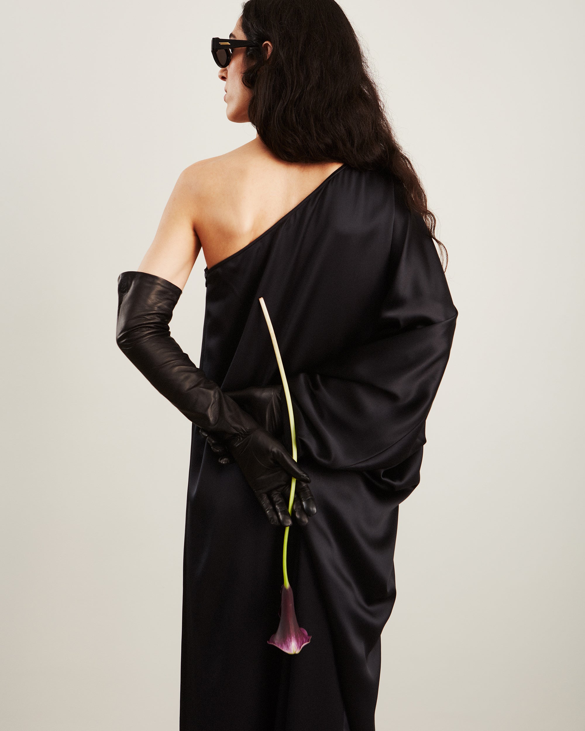 Black Essentials Long Leather Gloves