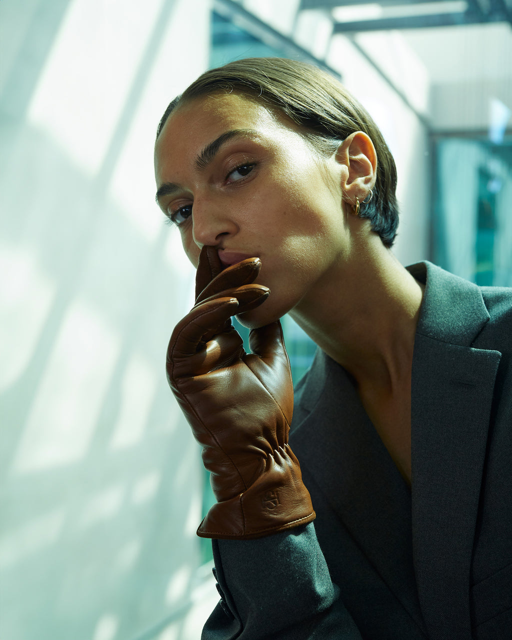 Saddle Brown Essentials Leather Gloves
