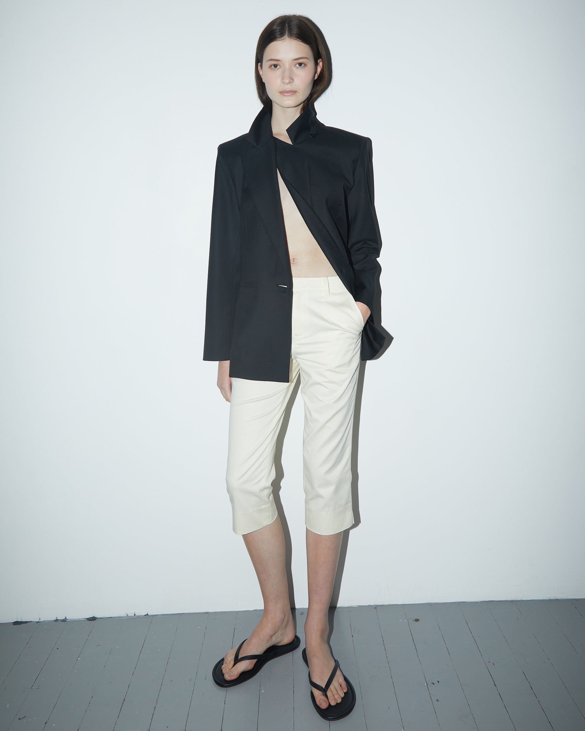 Sara Cotton Mid-Rise Capri Pants