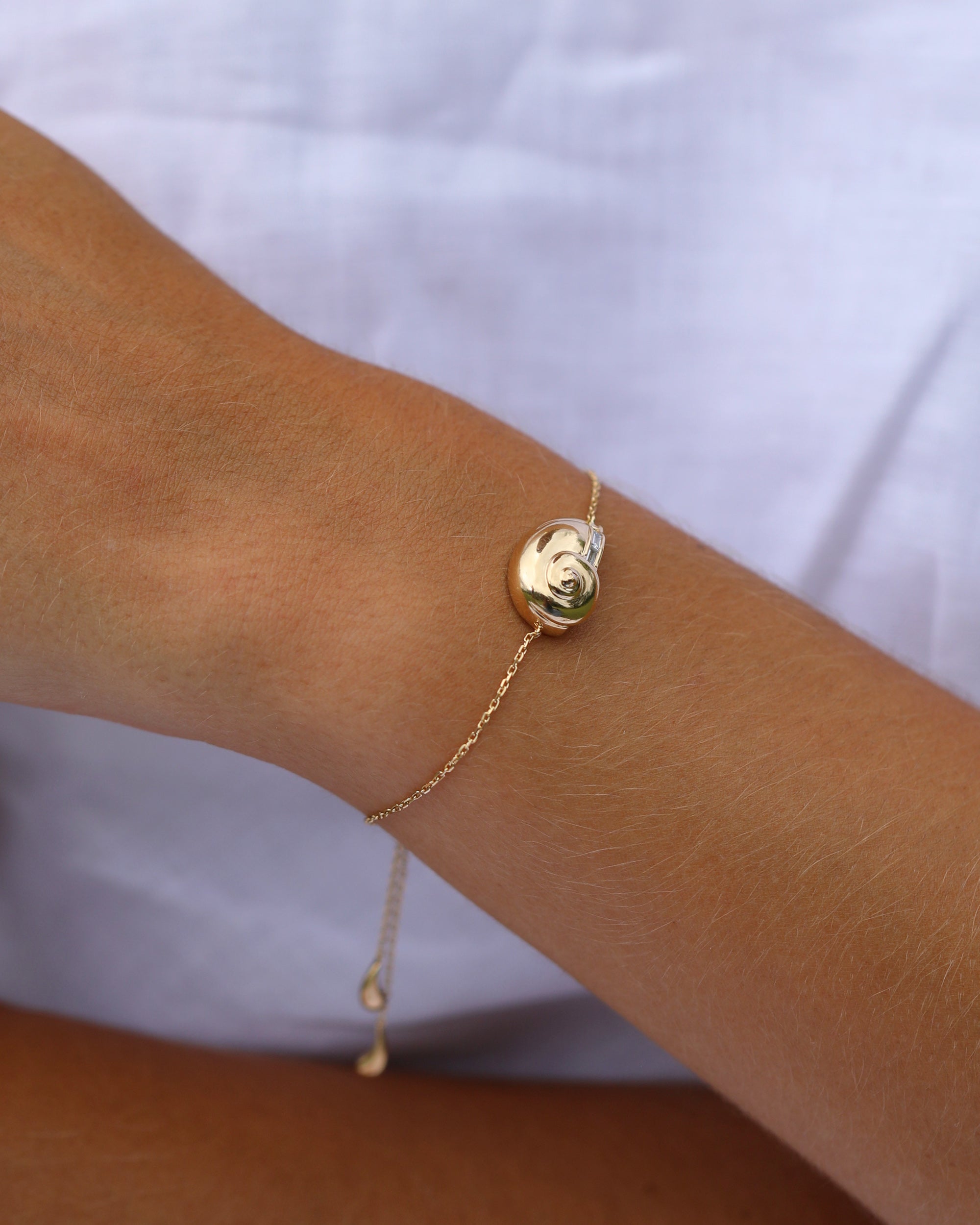Arcadia 18K Gold Diamond Lariat Bracelet