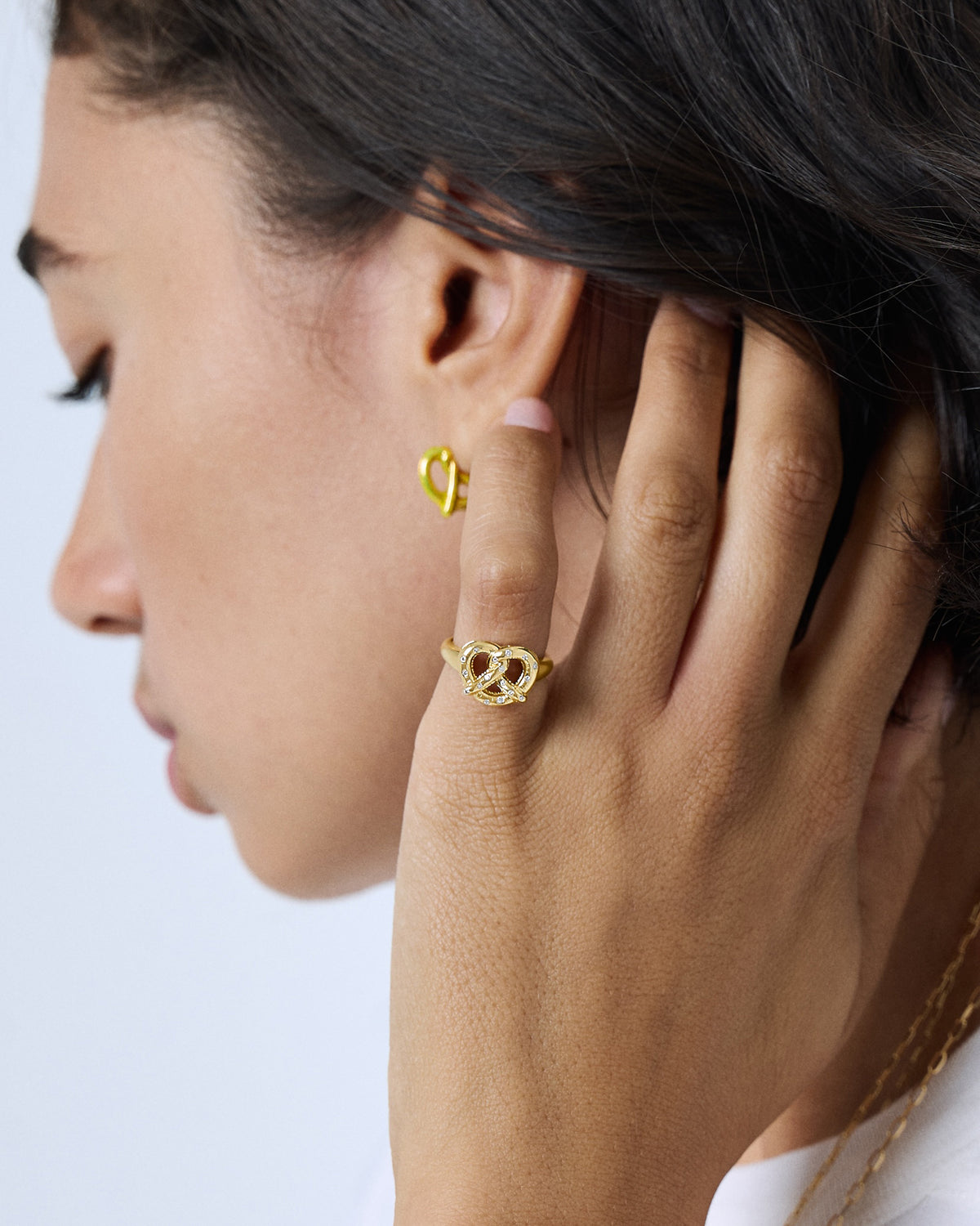 Diamond NYC Street Pretzel Pinky Ring