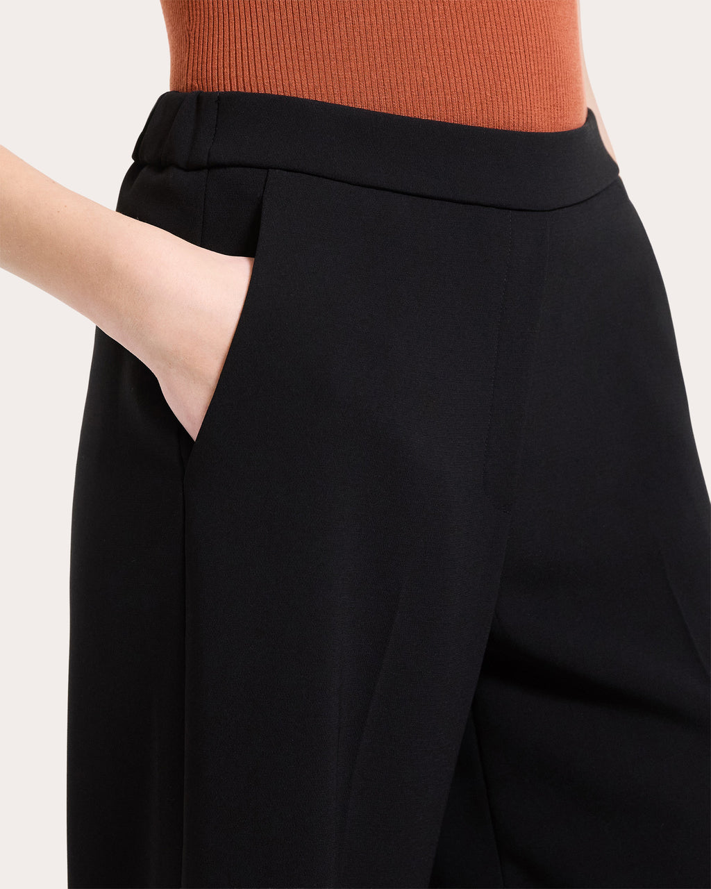 Classic Crepe Cropped Pull-On Pants