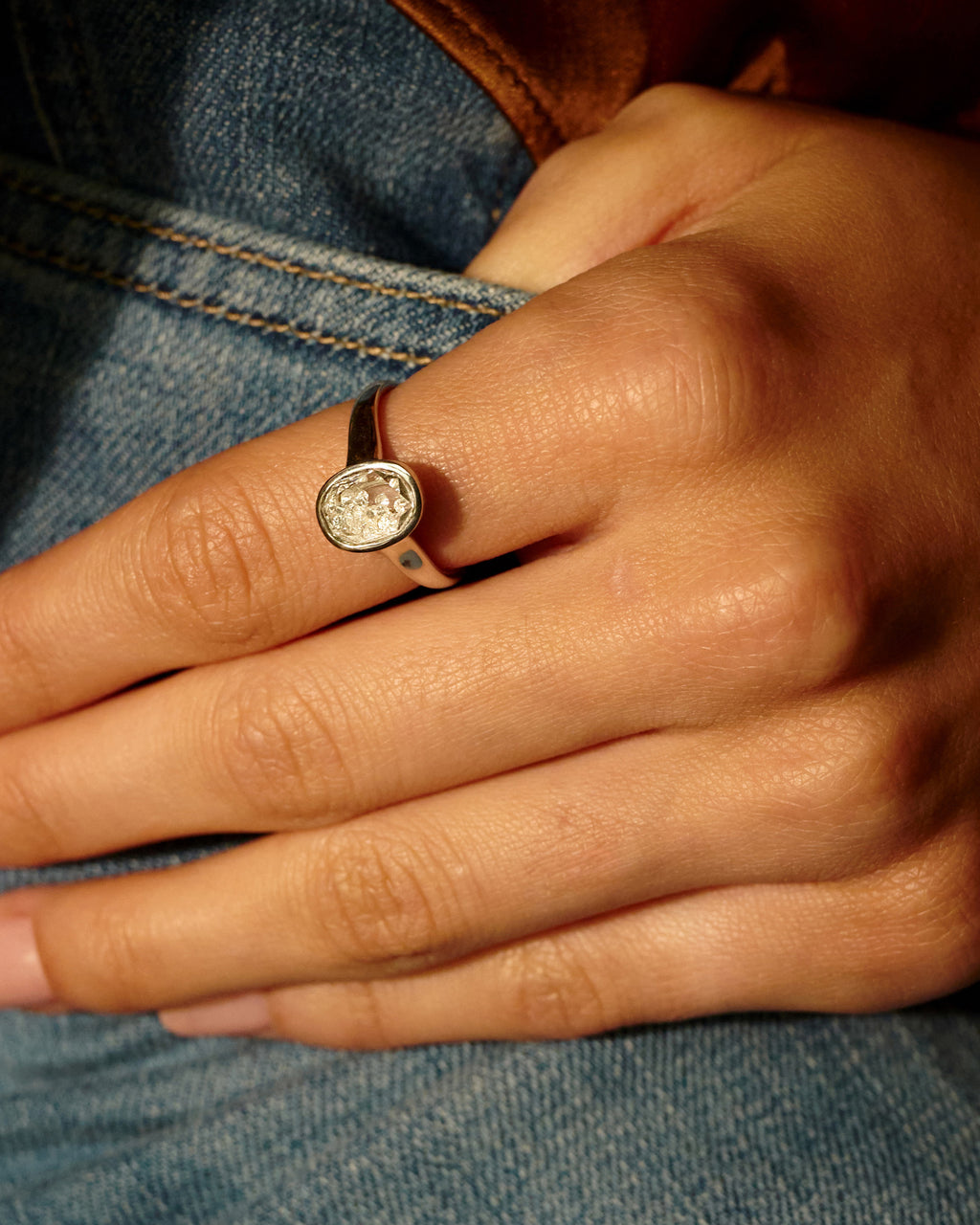 Diamond Neue Petite Oval Ring