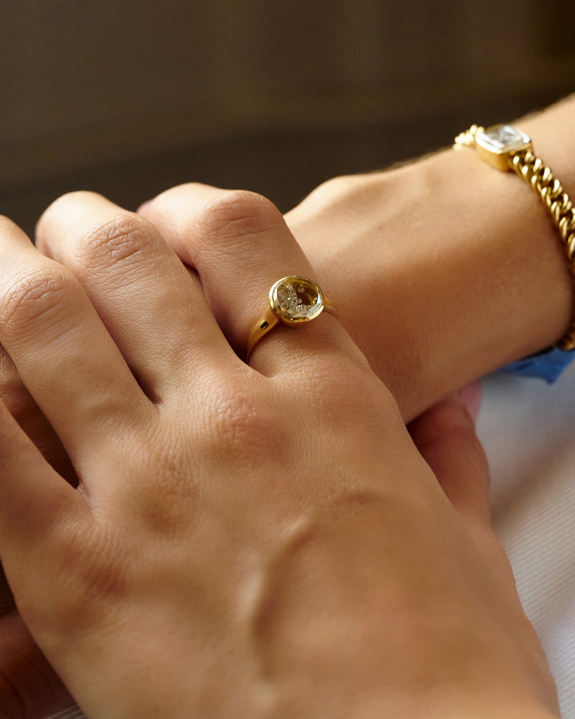 Diamond Neue Petite Circle Ring