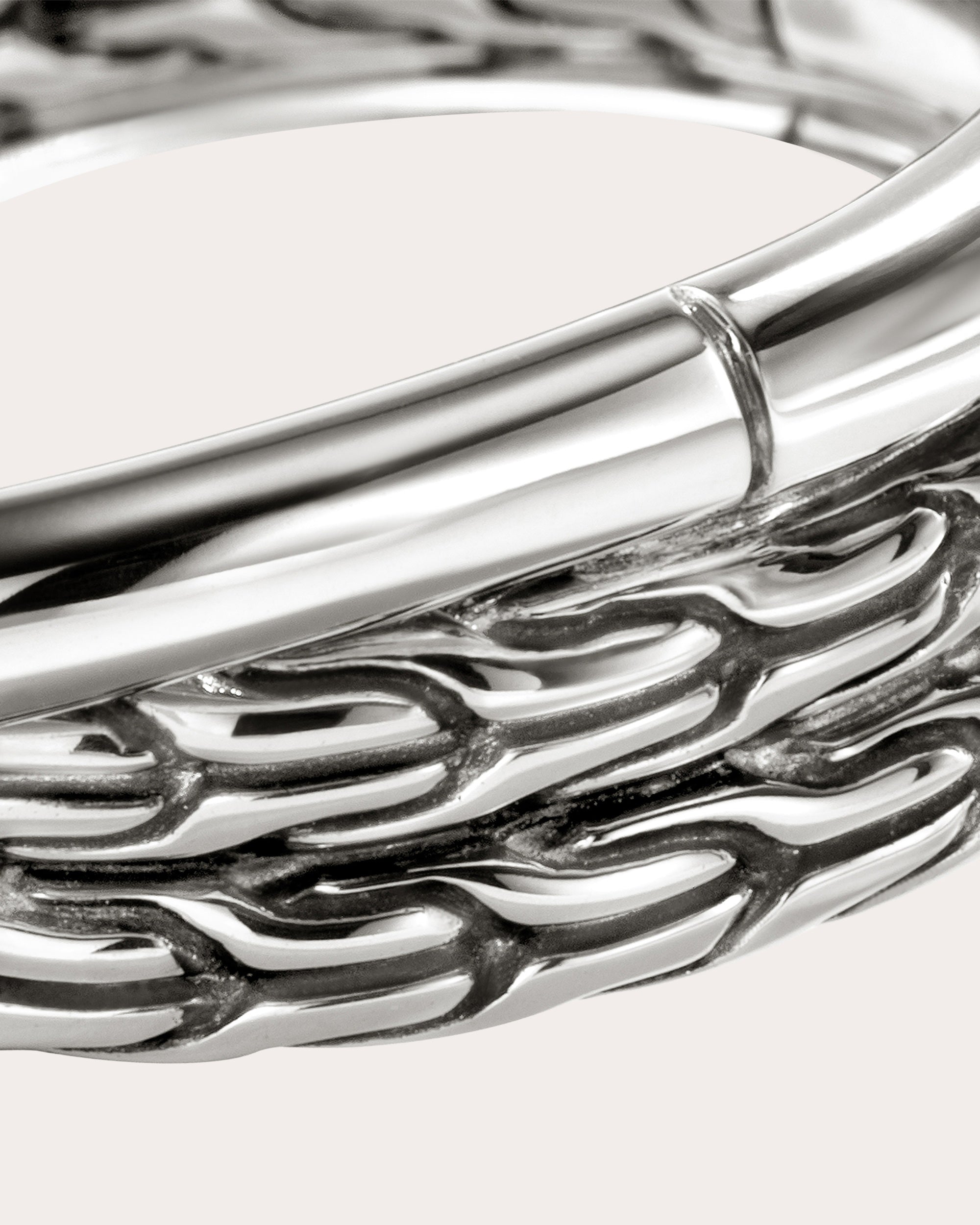 JH Essential Crossover Ring