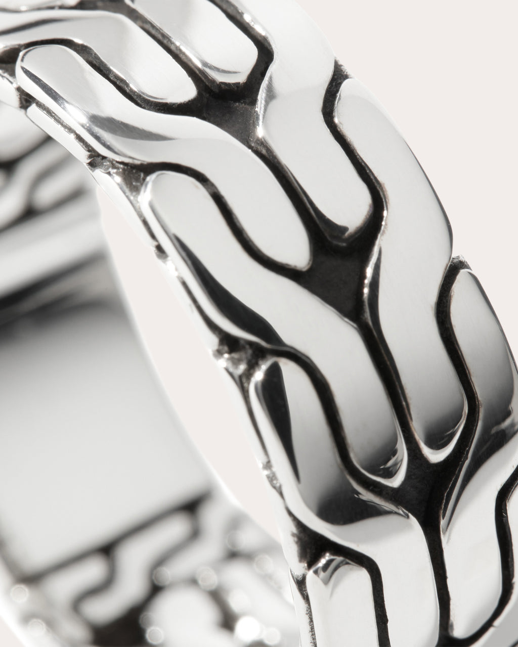 Carved Chain Band Ring