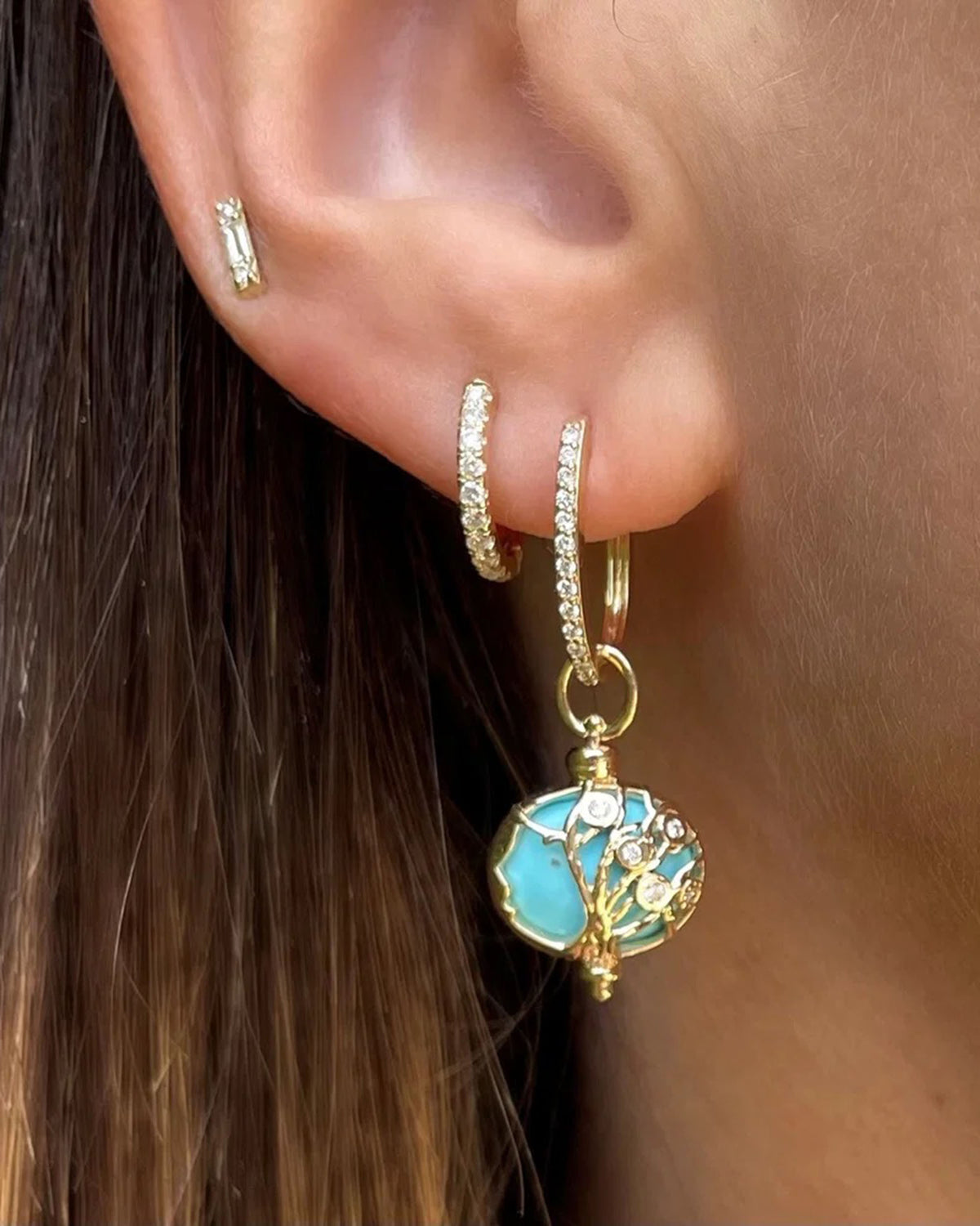 Diamond & 14k Gold Classic Huggie Earring