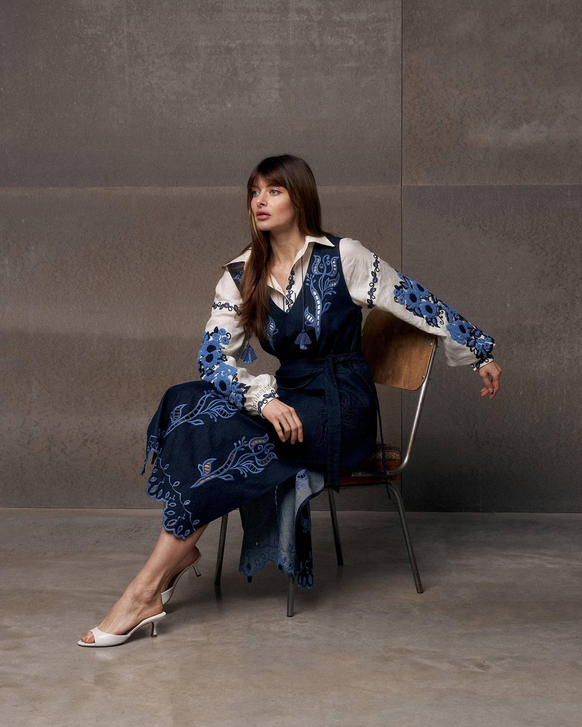 Column Bloom Embroidered Linen High-Low Blouse