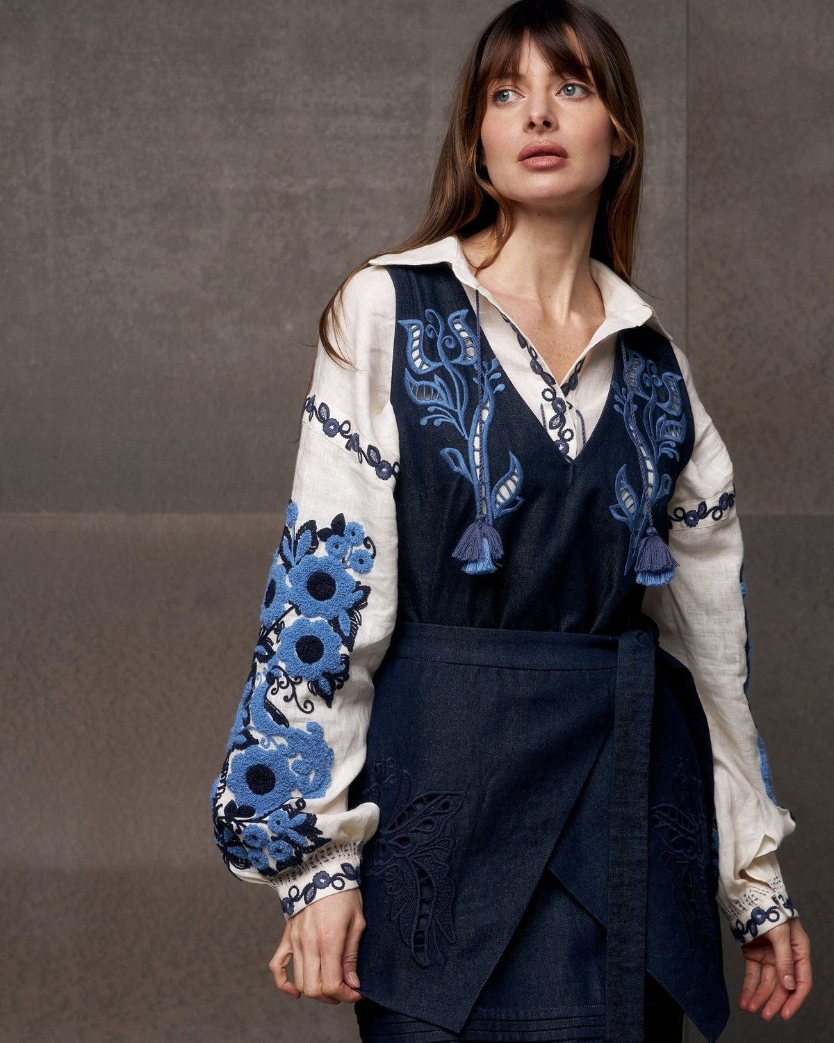 Column Bloom Embroidered Linen High-Low Blouse