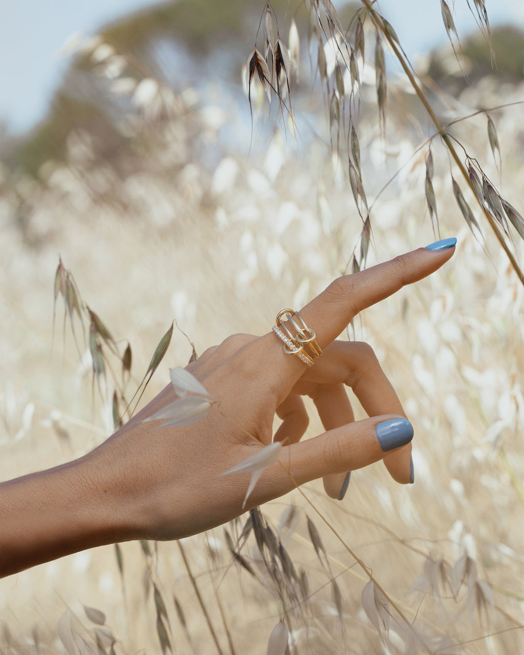 Diamond & 18k Gold Pisces Pavé Ring